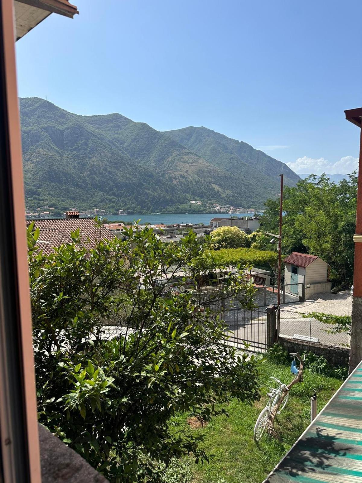 Themis Hotel